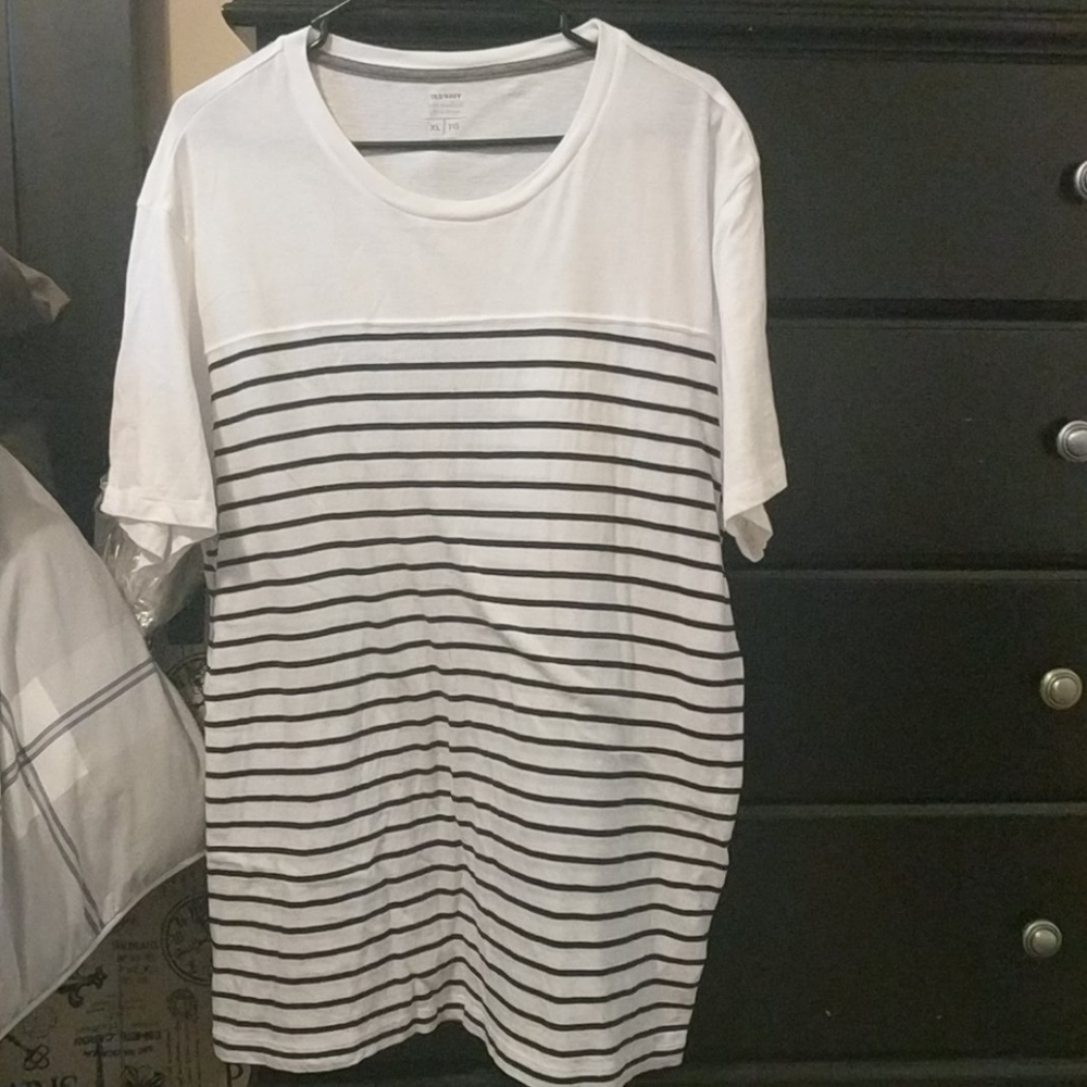 Old navy t-shirt